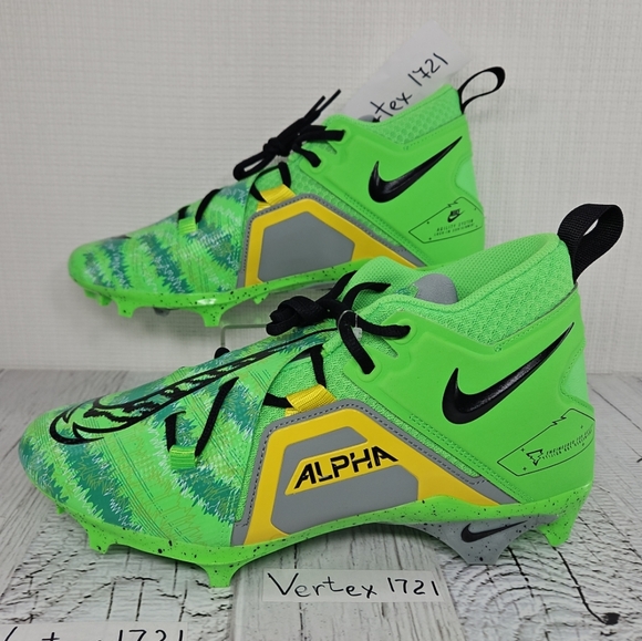 Nike Mens Alpha Menace Pro 3 Mid Football Cleats Razor Sharp Cuts FB8442-303 - Picture 1 of 10